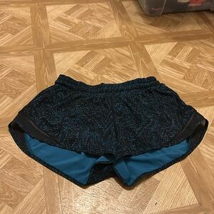 Lululemon shorts size 6